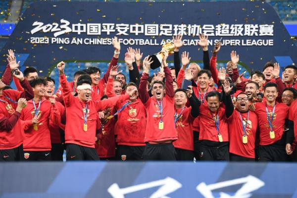 东体：海港昨日放假一天，上海德比“白玉碗”上座率有望创新高